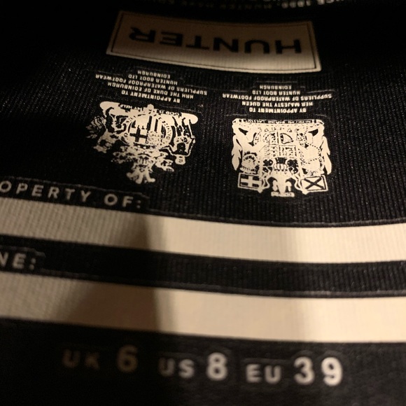 Hunter rain boots, original tall, black, size 8 - Picture 4 of 4